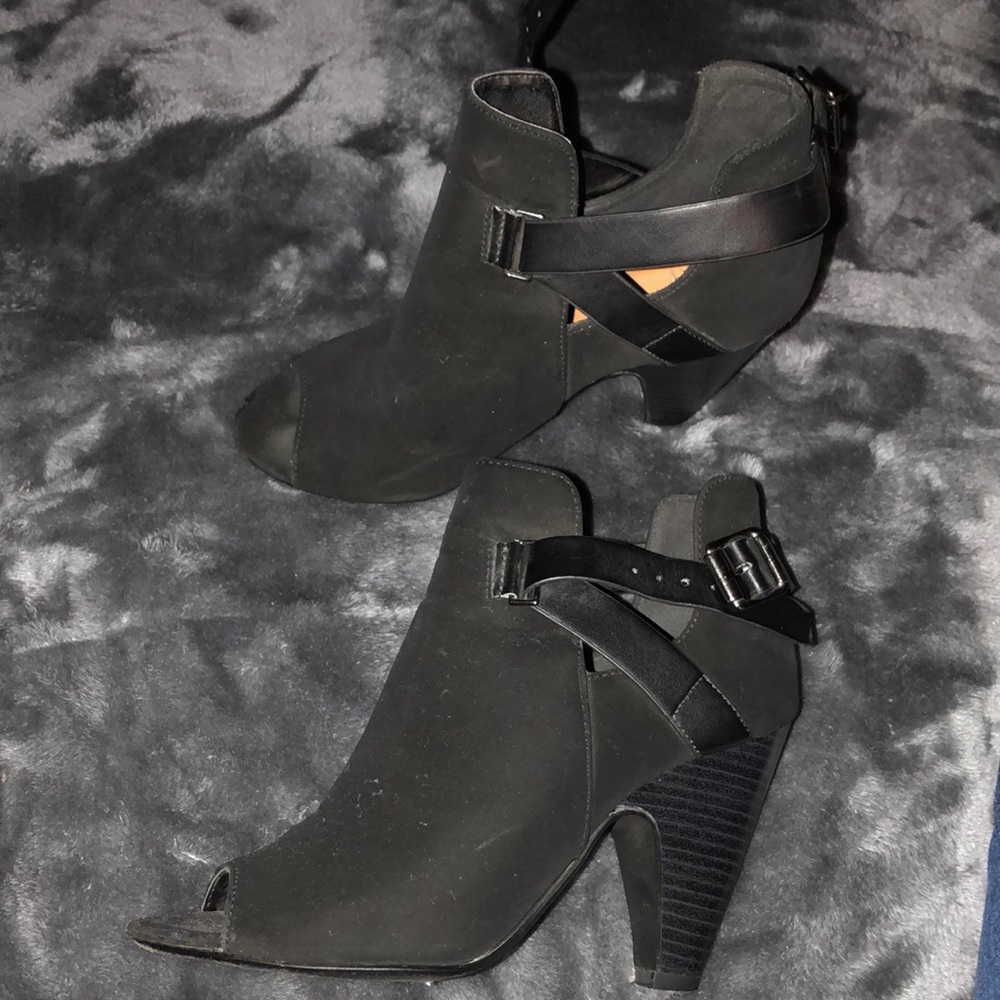 black open toed heels